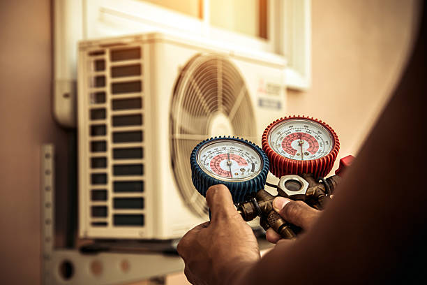 Professional Hvac technician working in Waterford, MI